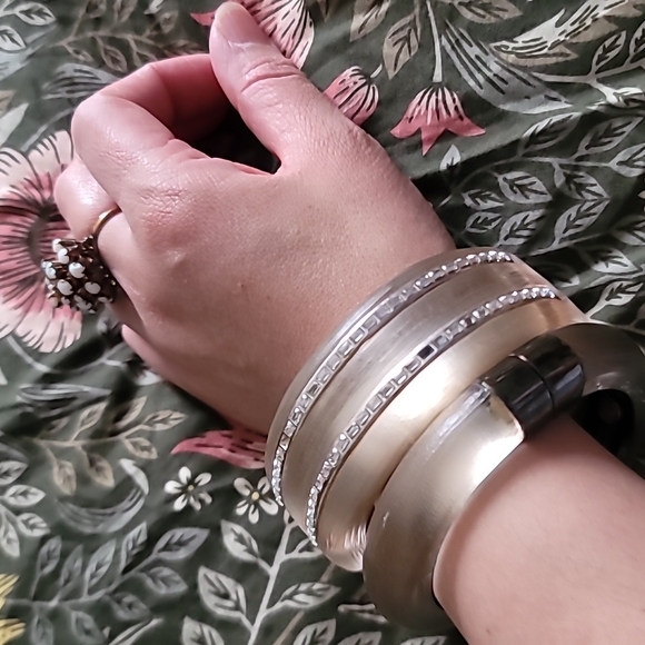 Alexis Bittar Lucite Crystal Hinge Bangle Bracelet - Picture 10 of 10